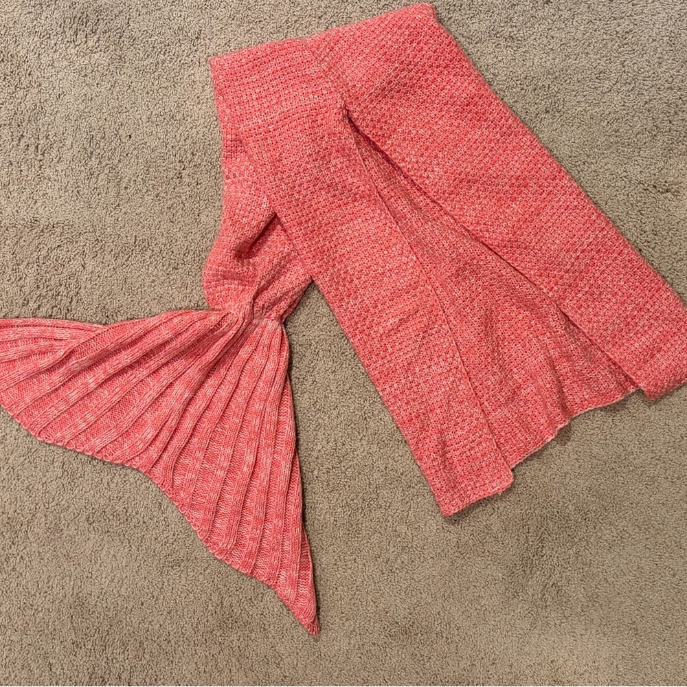 Pink Mermaid Tail Blanket